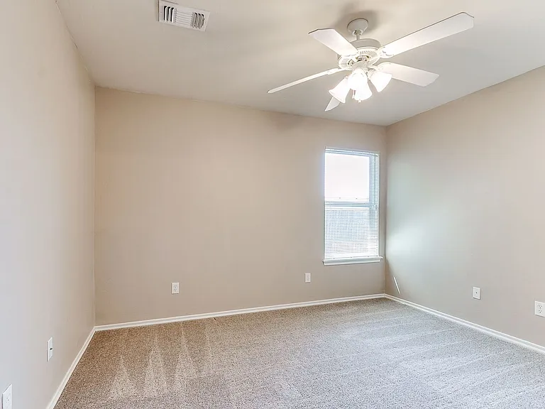 2829 NW 182nd St — Photo 15