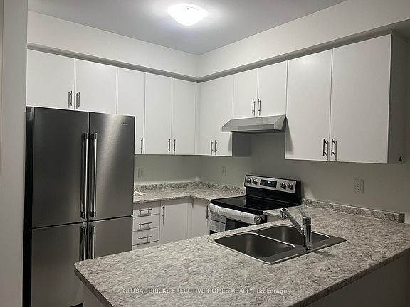 4th image of 303 Starlight Ave