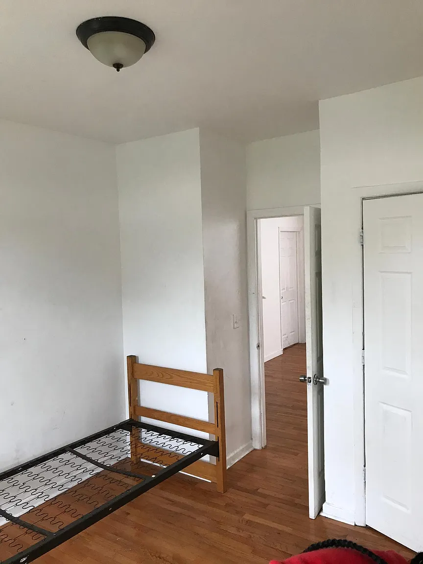 1723 White Plains Rd photo 1