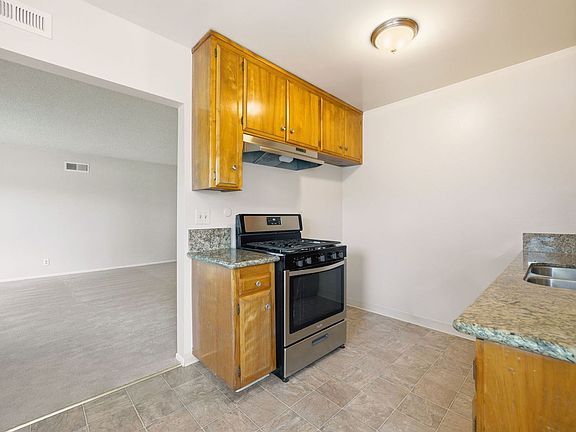 5th image of 1332 E Wilshire Ave #1330-B