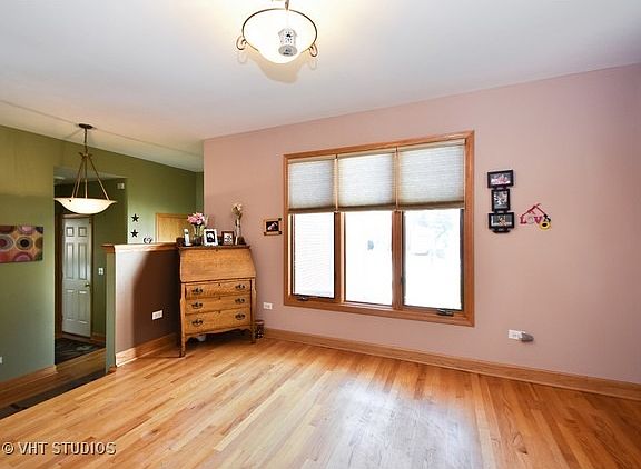 2nd image of 5748 W 88th Pl