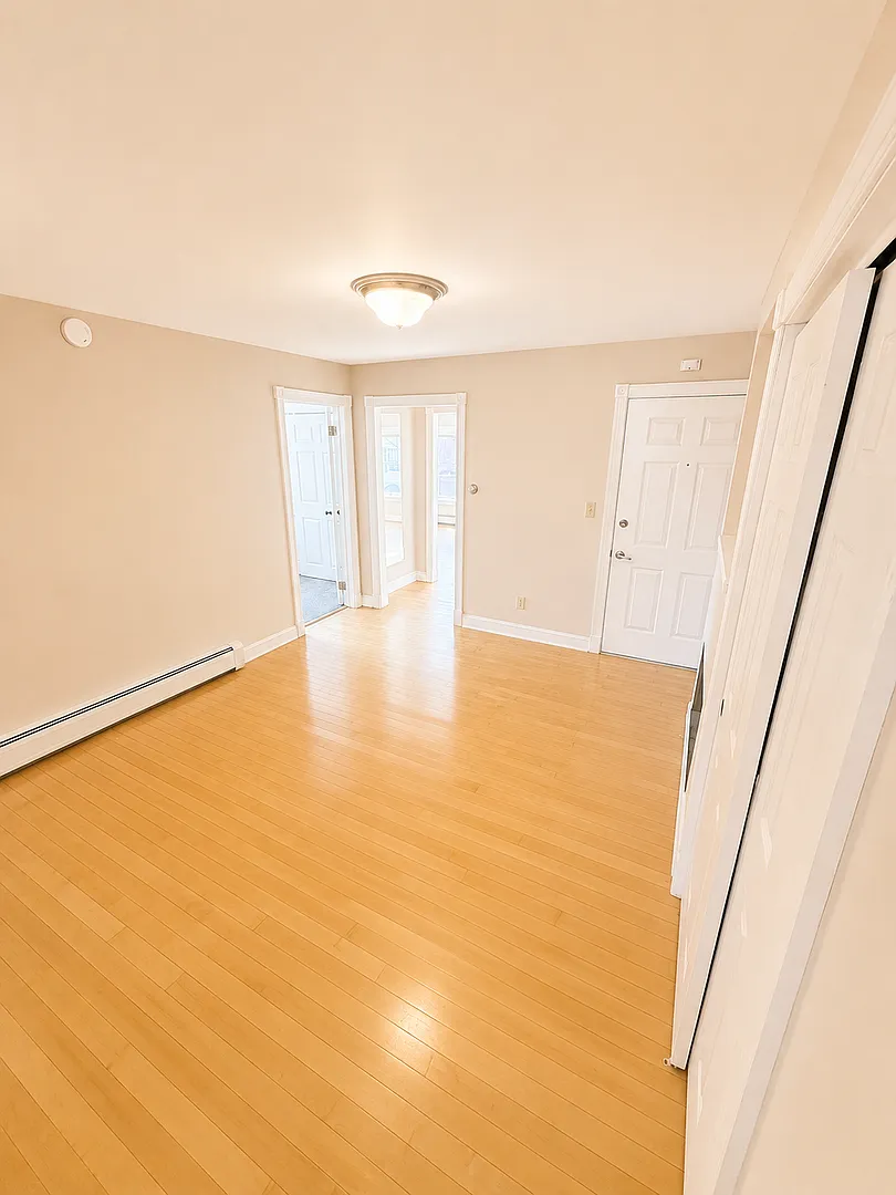 139 Jefferson St — Photo 4