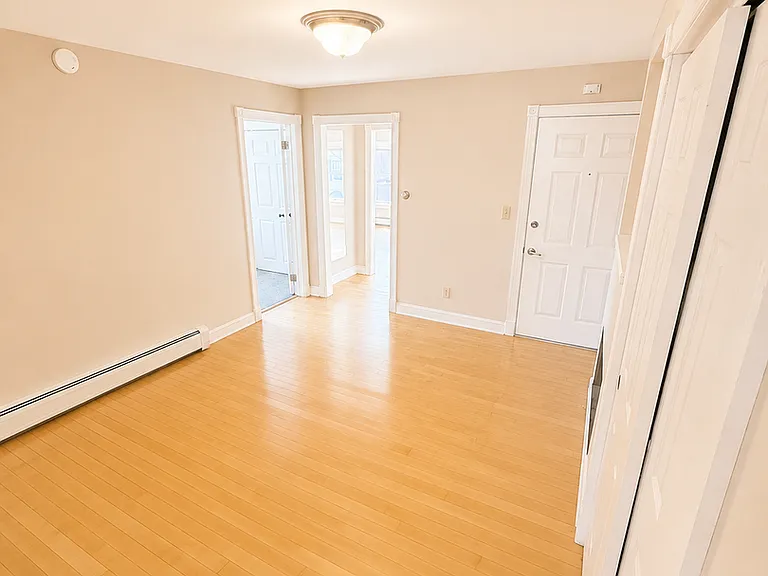 139 Jefferson St — Photo 4