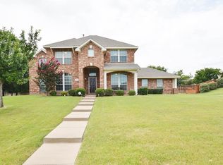 214 Wooded Meadow Ln, Red Oak, TX 75154