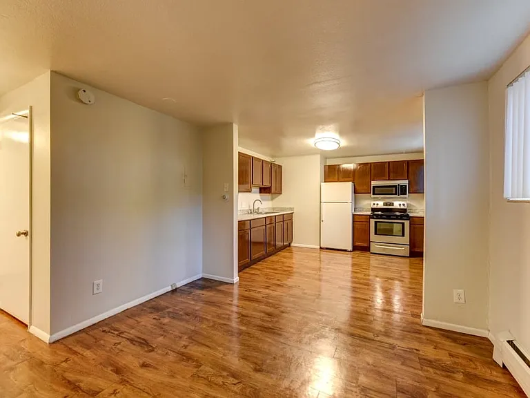 Red Brick Apartments — Photo 18