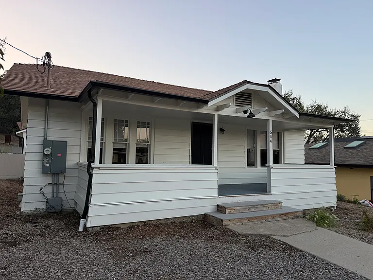 644 Mountain View St — Photo 1