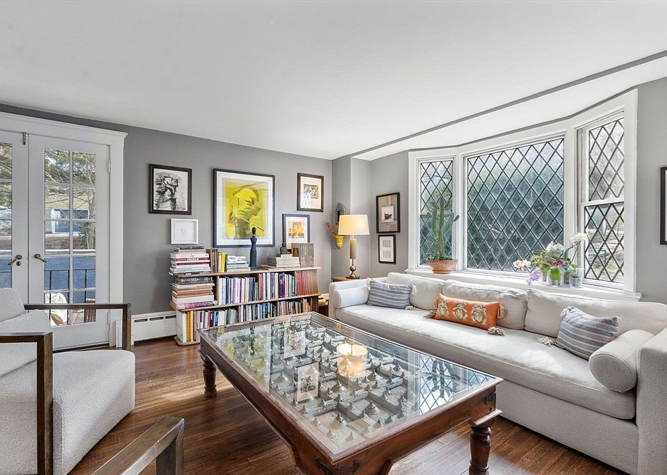 1st image of 12 Wareland Rd