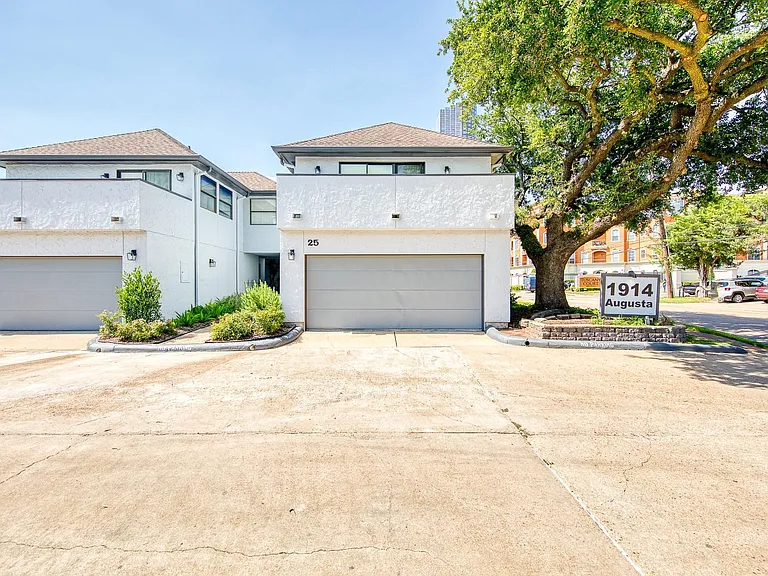 1914 Augusta Dr #25 — Photo 3
