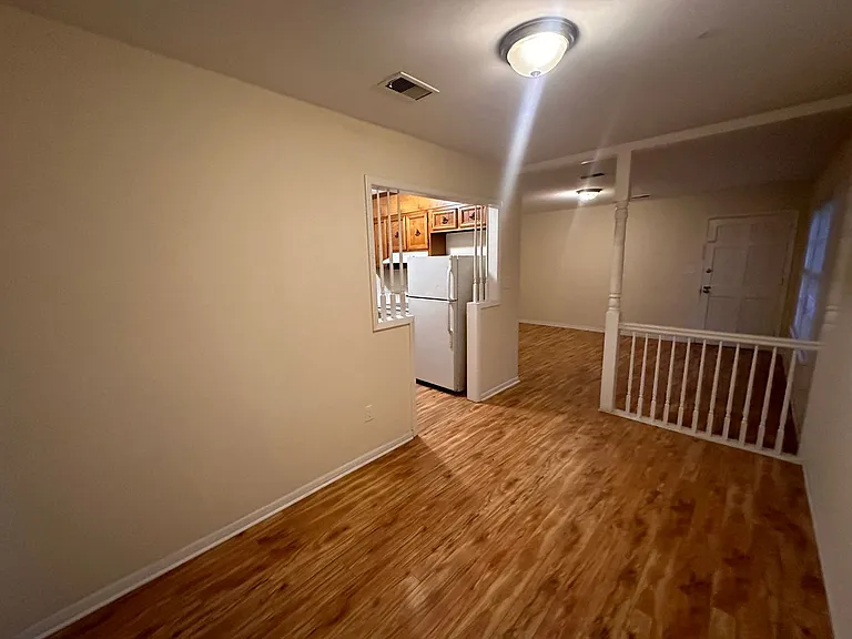 801 Montclair Dr — Photo 6