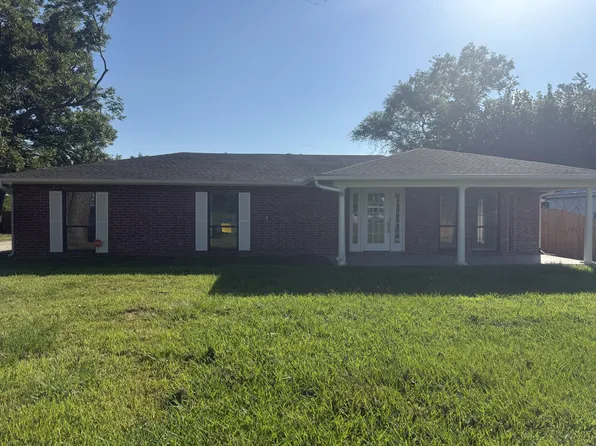 1028 Madeline Blvd E, Breaux Bridge, LA 70517