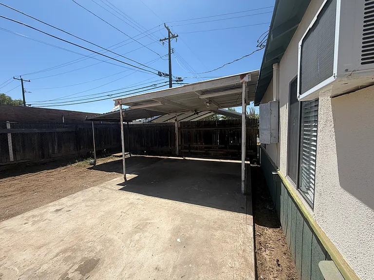 1241 Wilson Ave — Photo 11