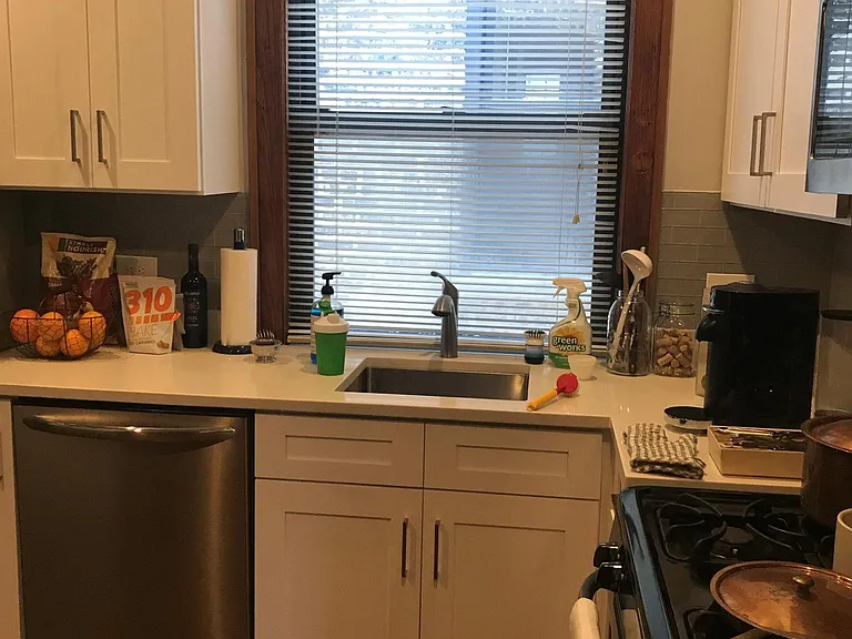 2605 N Harding Ave #1F — Photo 6