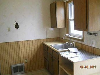 4th image of 28360 Felician St