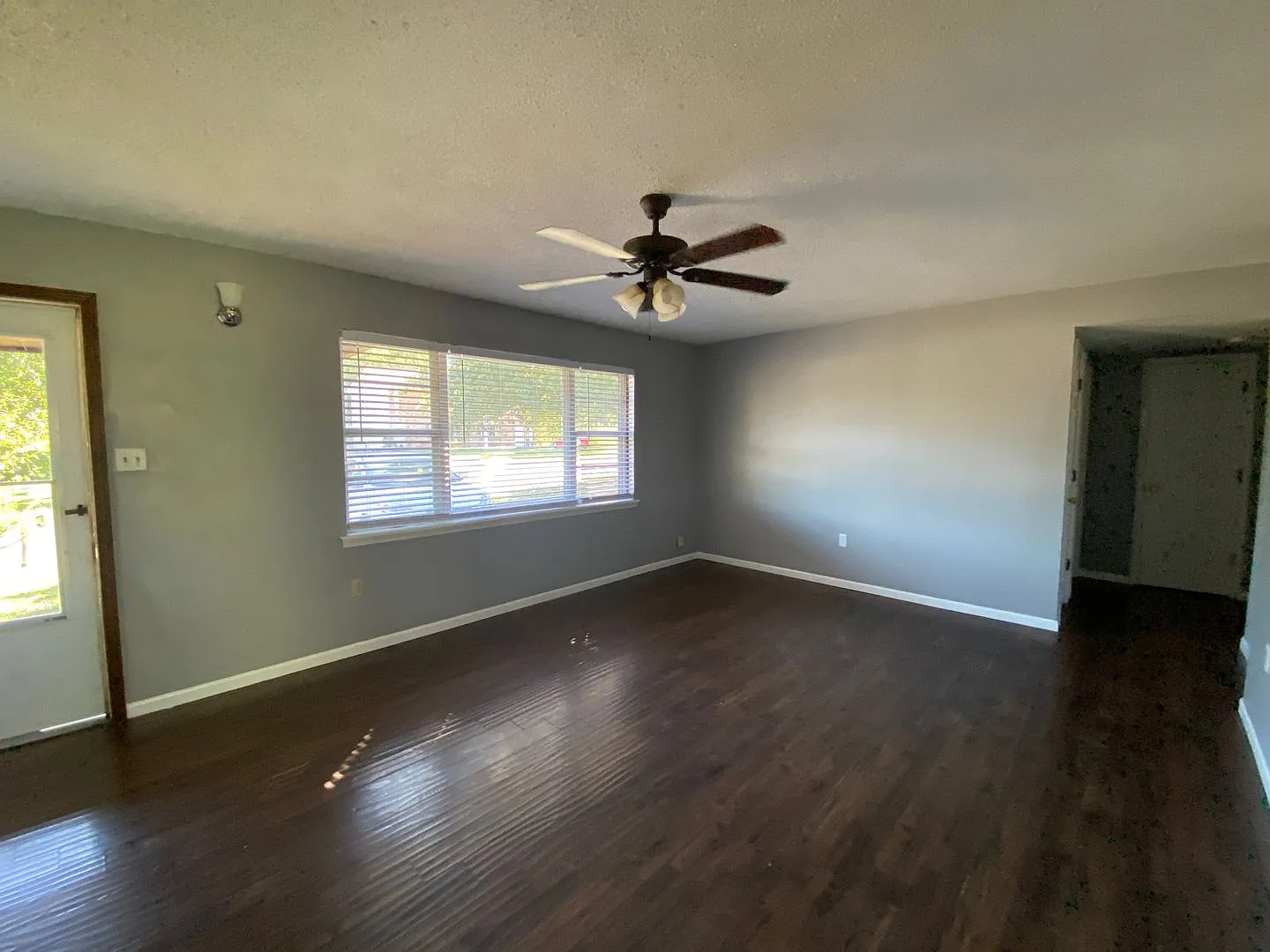Three Bedroom Duplex Close to Rock Bridge High School — Photo 3