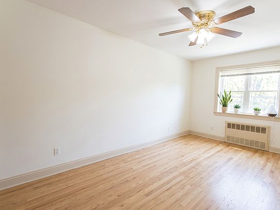 4th image of 50-14 68th St APT 3