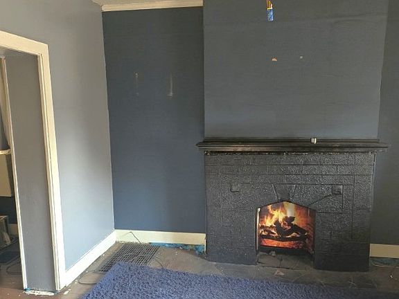 3rd image of 813 3rd St