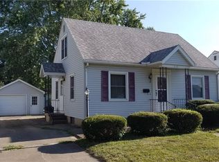 3121 Walnut Ave, Mattoon, IL 61938