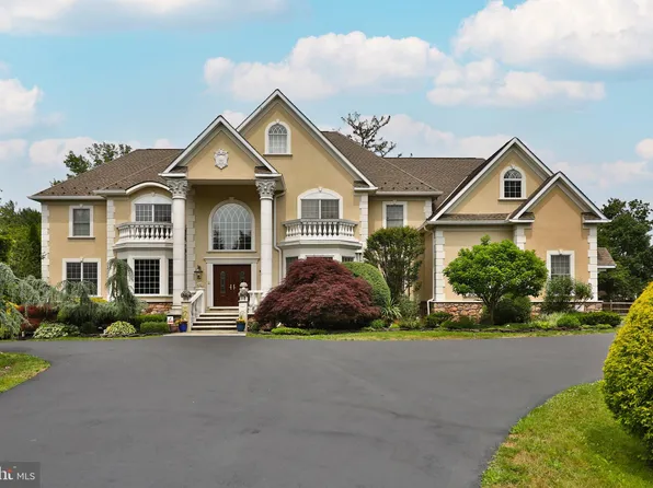 434 Meetinghouse Rd, Maple Glen, PA 19002