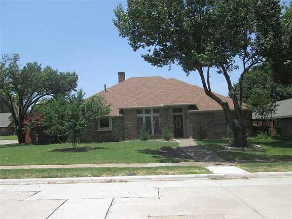 2nd image of 2613 La Vida Pl