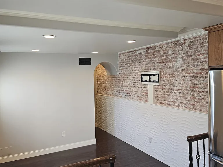 503 Windsor St #2 — Photo 16