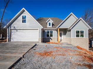 21 Nairn Ln, Bella Vista, AR 72715