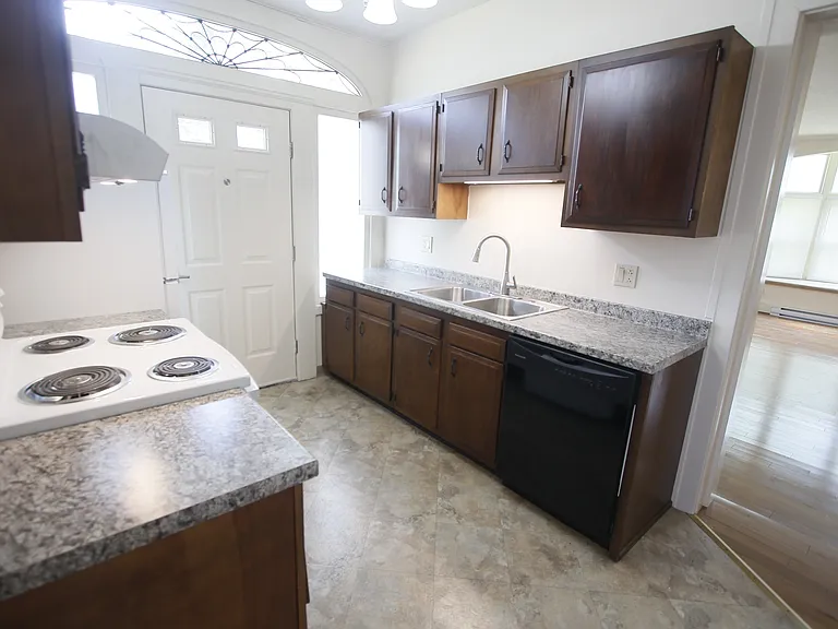 615 Mason St #1 — Photo 3