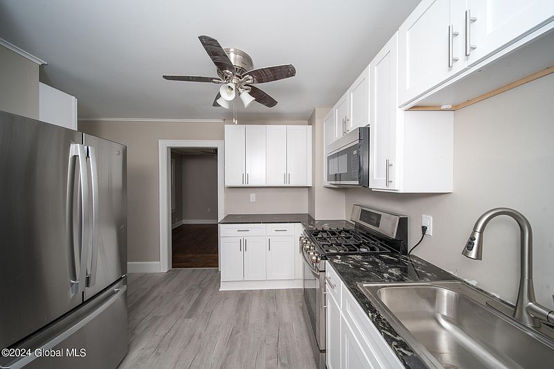 5th image of 26 Vista Avenue