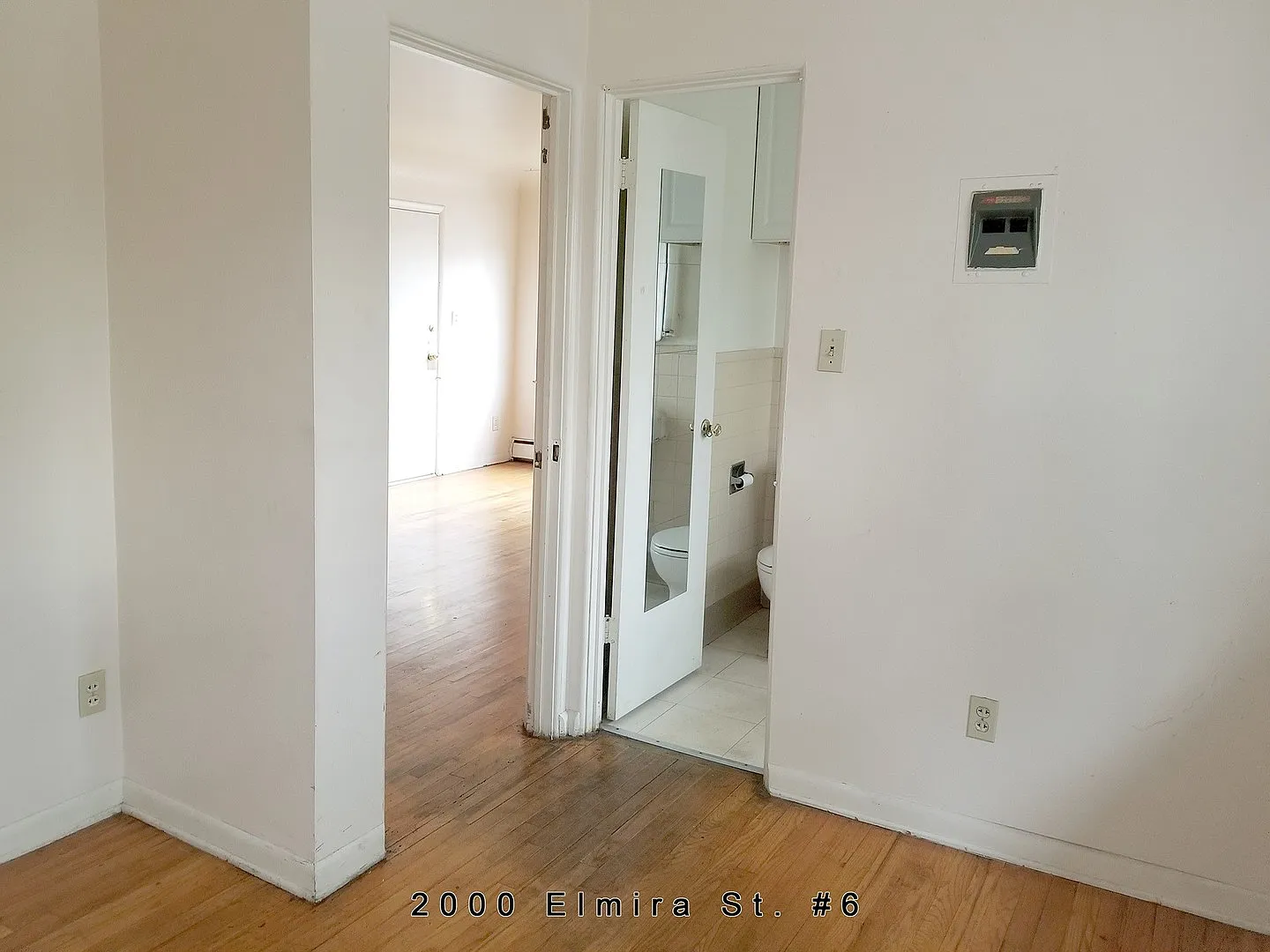* Great location off Montview and Elmira, close to shopping, parks and restaurants — Photo 2