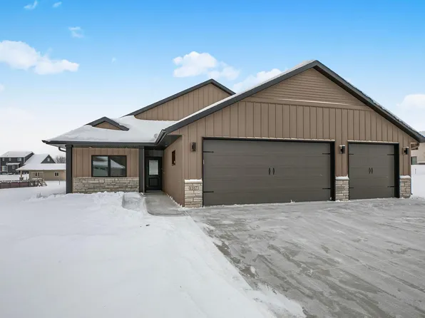 1317 Iris Ln, Saint Joseph, MN 56374