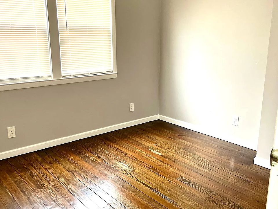 1st image of 14 N Spring St Floor 3