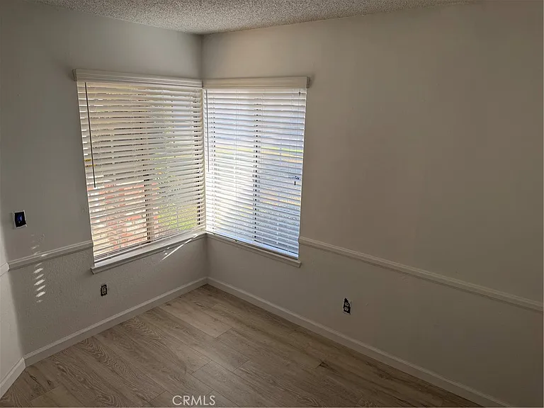 2211 S Walker Ave — Photo 7