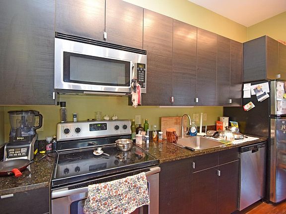 4th image of 229 E 13th St