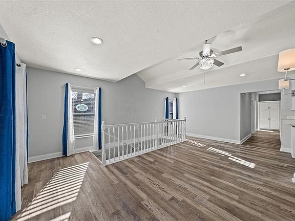 4th image of 303 S Jackson St