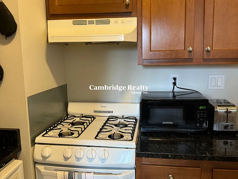 12 Farrington Ave #2T — Photo 5