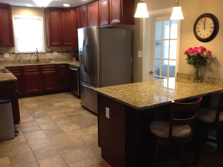 514 Essex Ave — Photo 5
