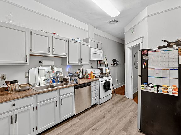 5th image of 4317 Fontainebleau Dr