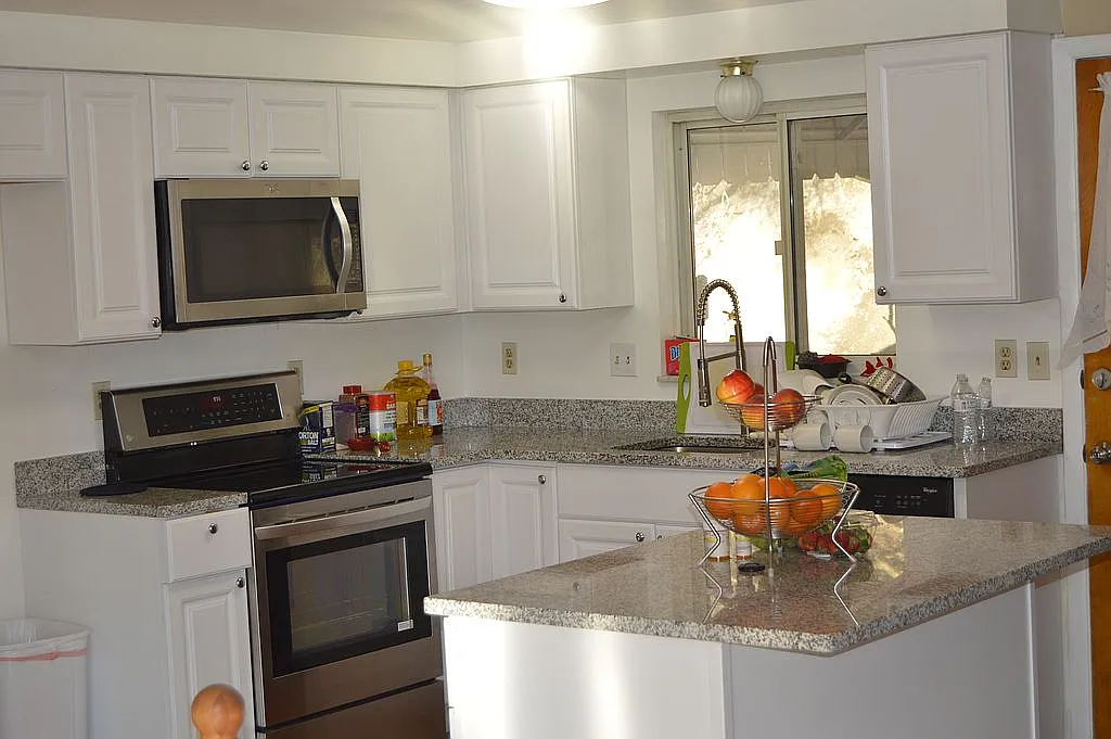 414 Hunter Dr photo 1