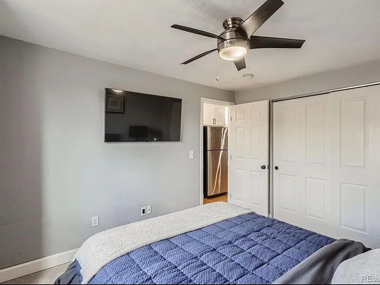 1 N Pearl St #303 — Photo 2