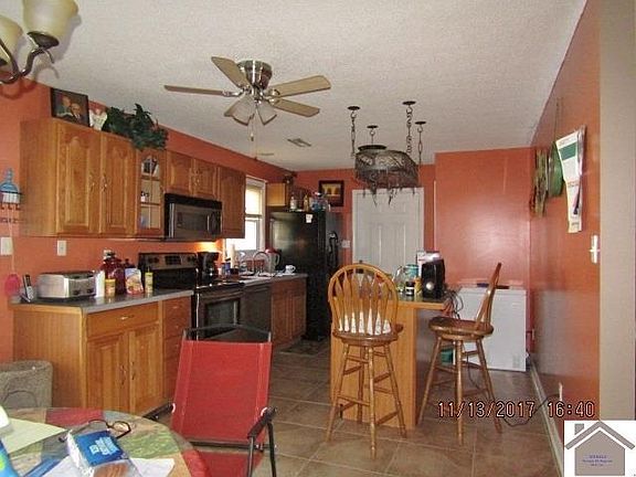 3rd image of 473 Sharon Dr