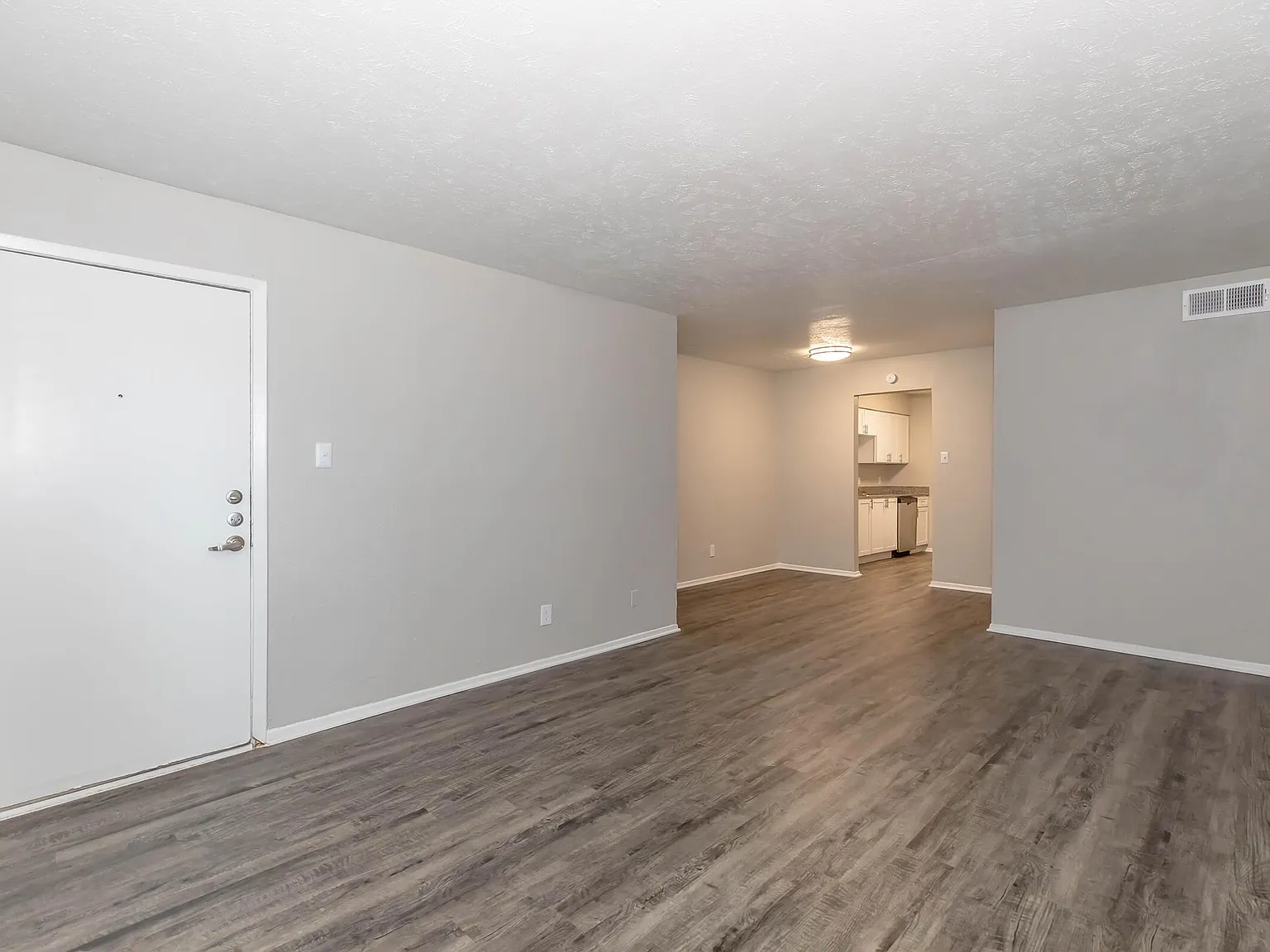N Harwood Rd, North Richland Hills — Photo 3