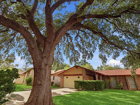 2nd image of 8838 Thatch Dr