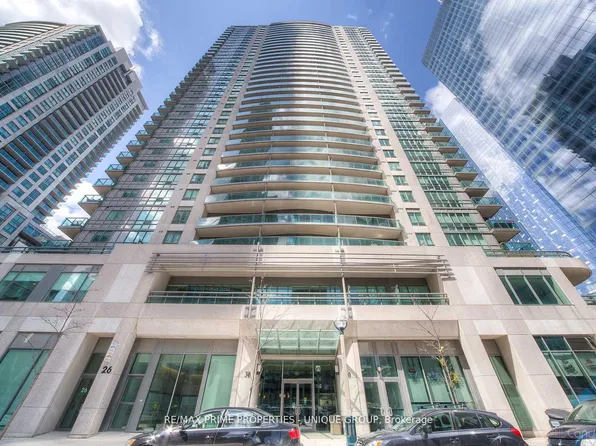 30 Grand Trunk Cres, Toronto, ON