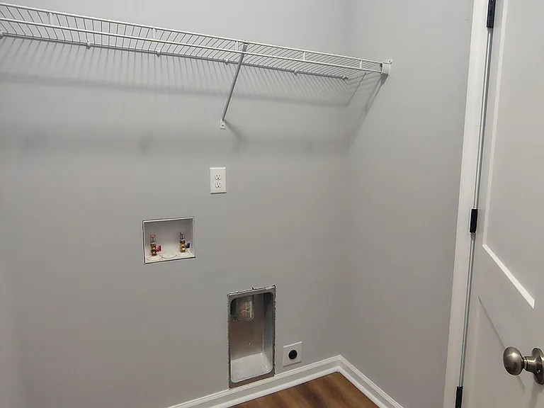 1061 Pinecrest Ave NW #B — Photo 14