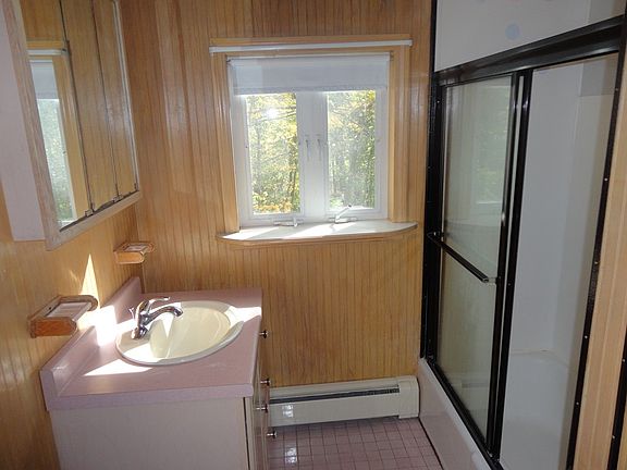 4th image of 38 Winter St #2