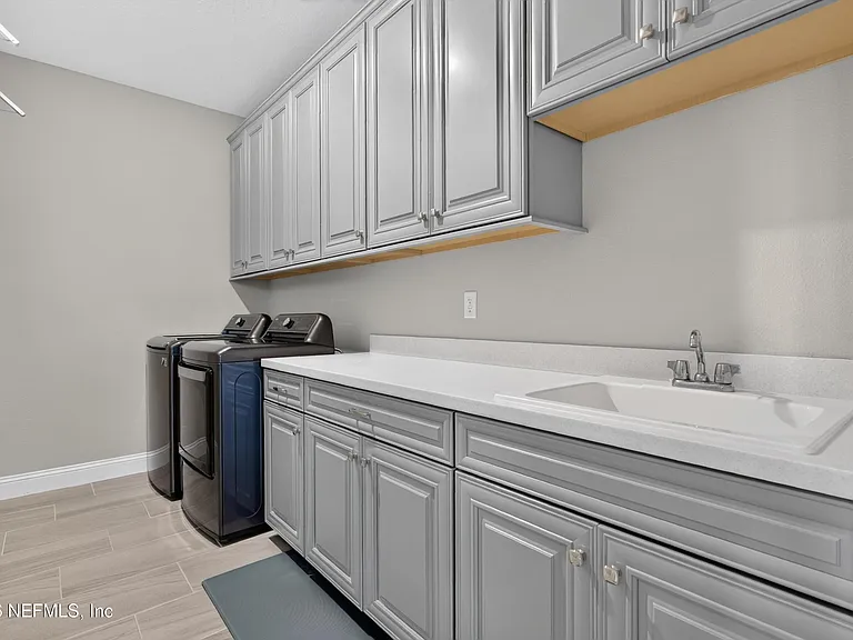 22 Azura Point — Photo 43