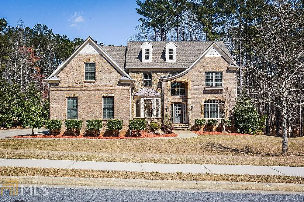 470 Julia Dr photo 1