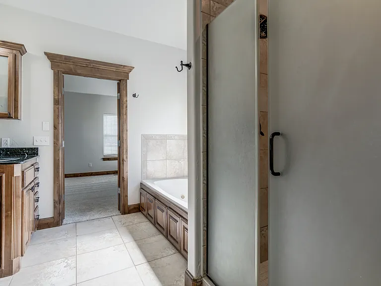 22525 Lindy Ter — Photo 57