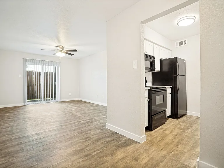 Gazebo Apartments (Denton, Tx) — Photo 32