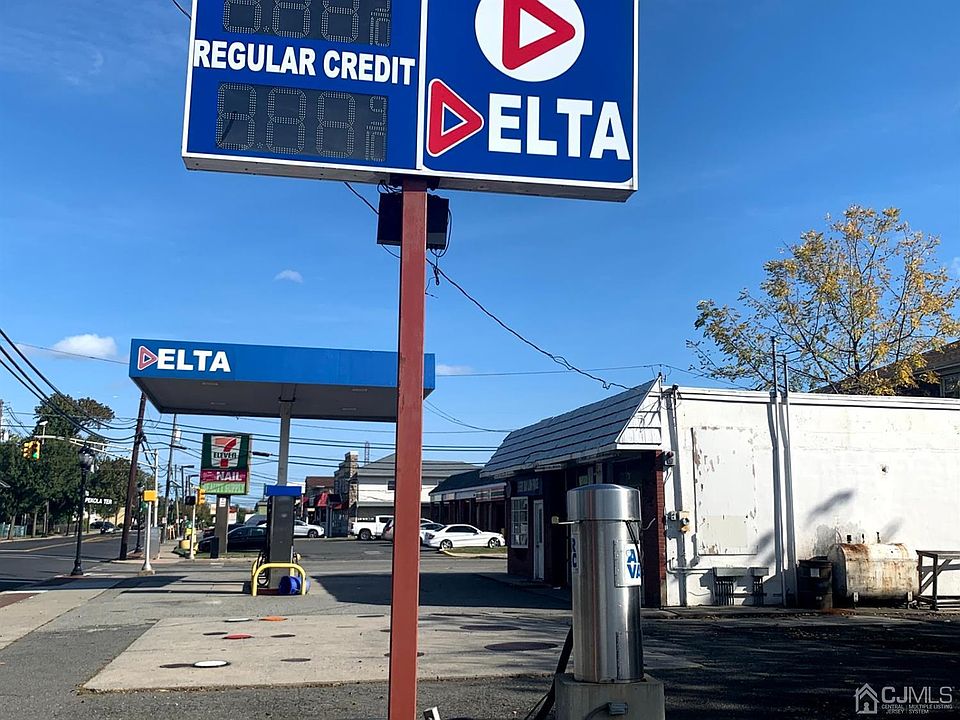 1st image of 1313 Roosevelt Ave