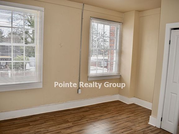 3rd image of 632 Roanoke Ave APT 203